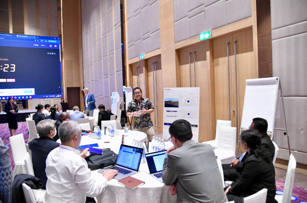 Mohamad Mova Al'Afghani presenting his poster at the FAO Regional Dialogue on Water Tenure, Bangkok, 7 May 2026